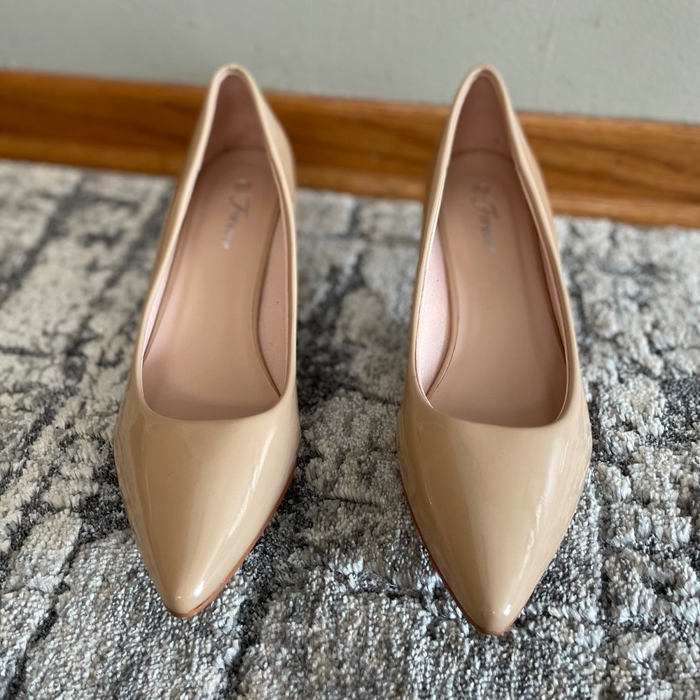 BRAND NEW -FOREVER LINK, point toe pumps - Picture 2 of 3